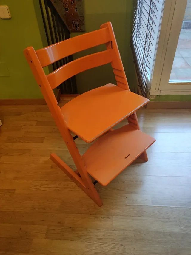 Trona evolutiva naranja