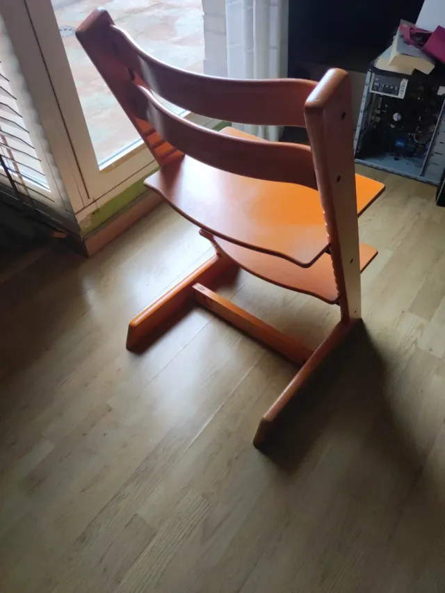 Trona evolutiva naranja