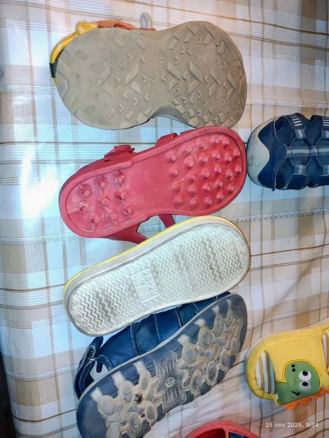 Lote de Sandalias Infantiles Variadas