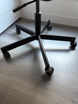 Silla ergonómica de oficina negra