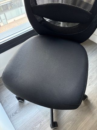 Silla ergonómica de oficina negra
