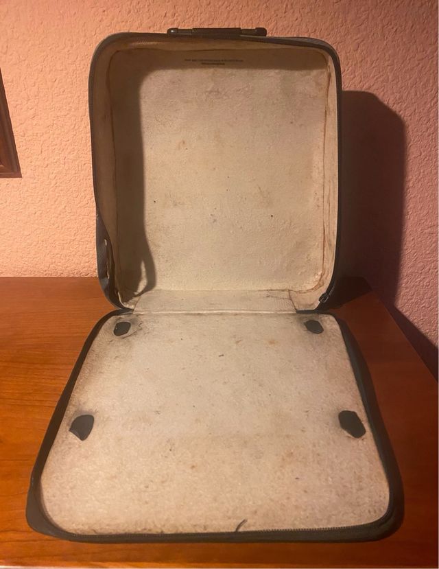 Máquina de escribir Olivetti Lettera 32