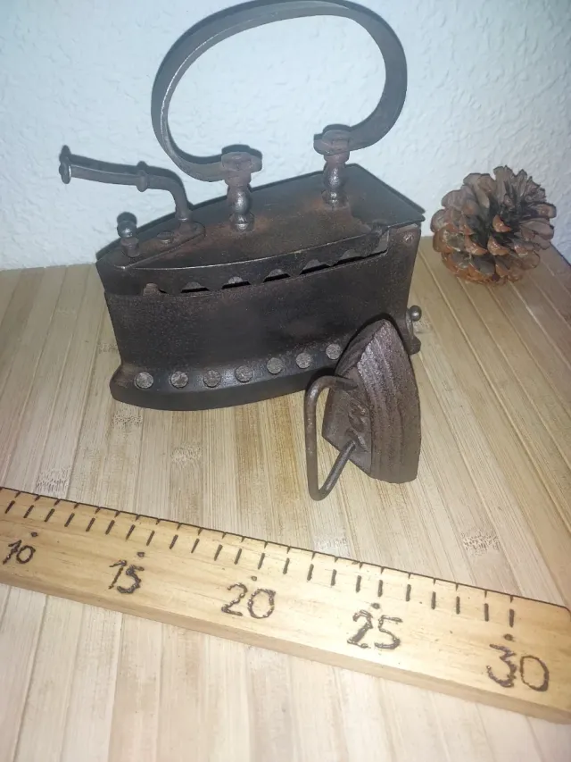 Antiche piastre in ferro