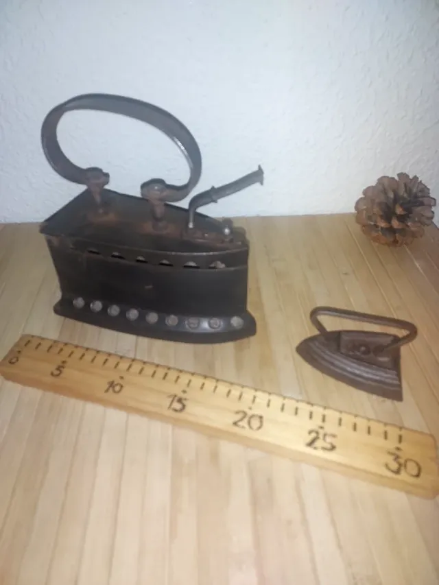 Antiche piastre in ferro