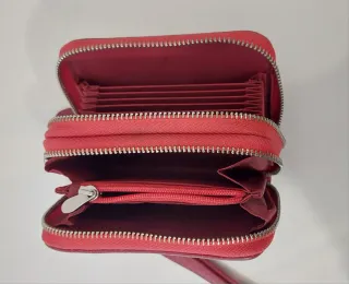 Cartera Roja con 2 Compartimentos y Asa