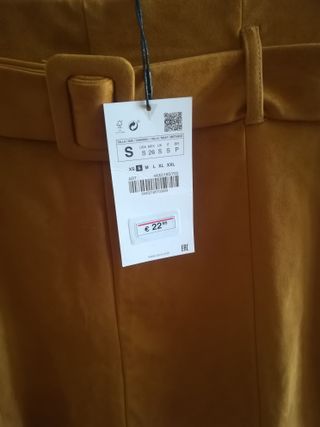 Falda Zara mostaza con cinturón Talla S