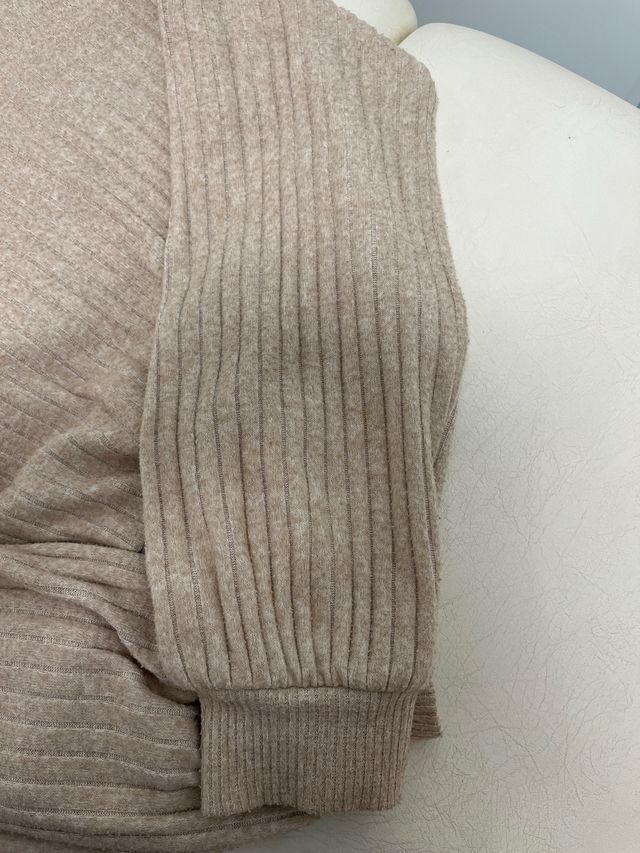 Jersey canalé beige manga abullonada