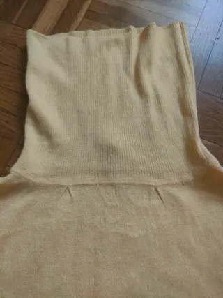 Jersey amarillo cuello alto manga corta