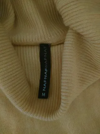 Jersey amarillo cuello alto manga corta