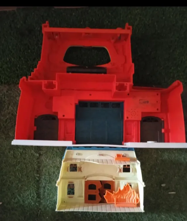 Lote estación de bomberos y coches