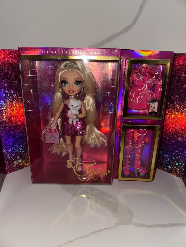 Rainbow High Paris Hilton Muñeca