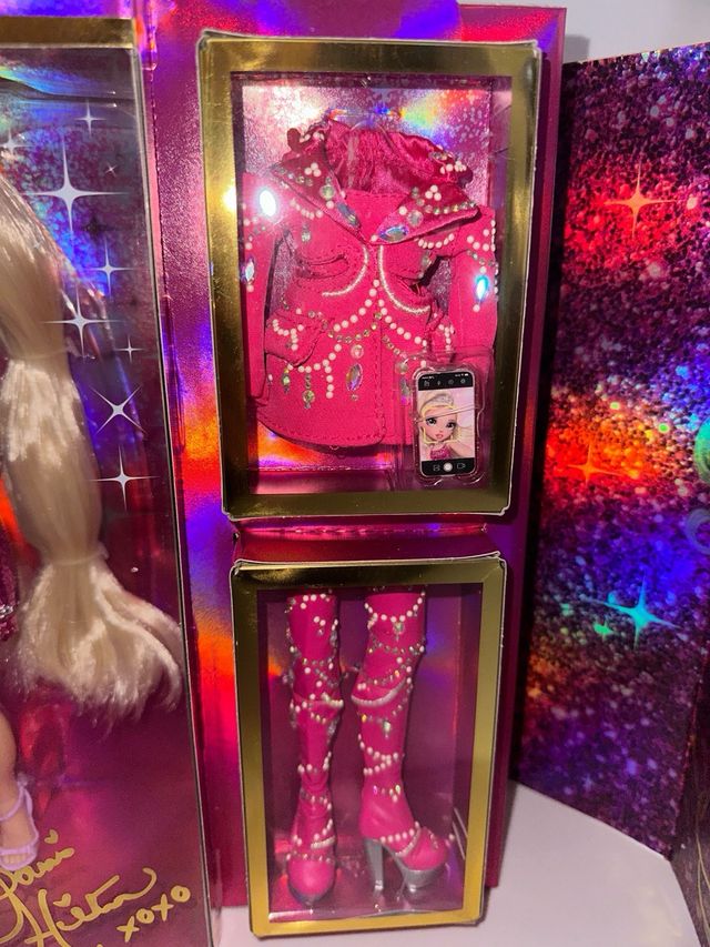 Rainbow High Paris Hilton Muñeca