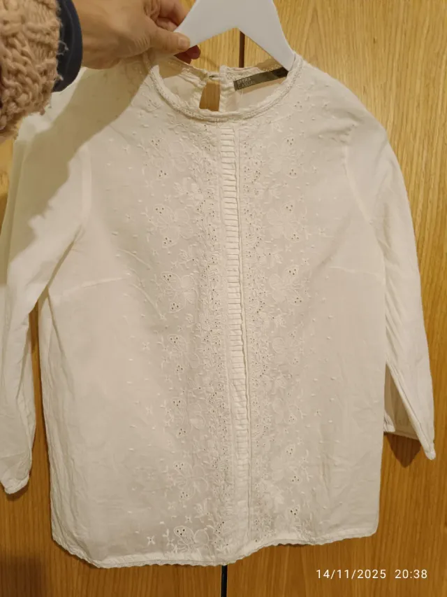 Camisa blanca bordada