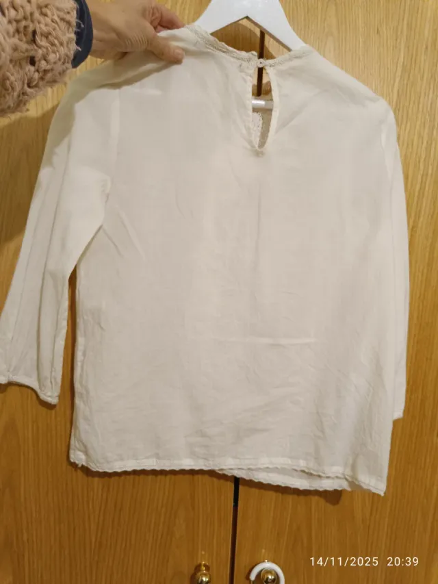 Camisa blanca bordada