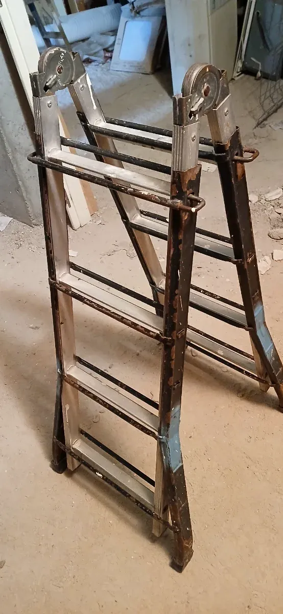 Escalera extensible plegable