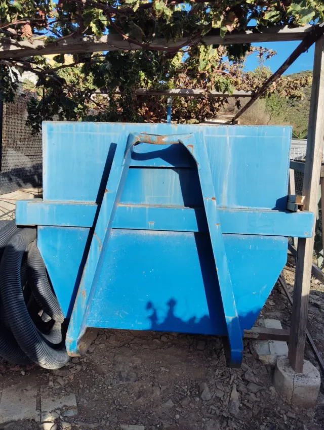 Cuba de agua para riego