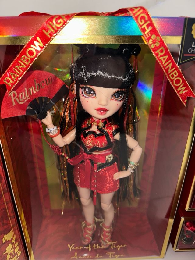Rainbow High Lily Cheng Año del Tigre