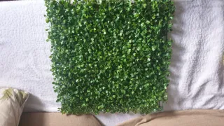 Adorno pared césped artificial flores