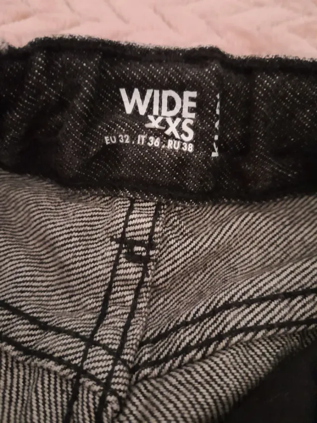 Pantalones grises vaqueros