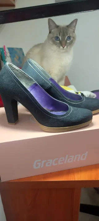 Zapatos de tacón Graceland azul oscuro. Nuevo.