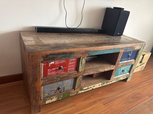 Mueble TV madera reciclada multicolor