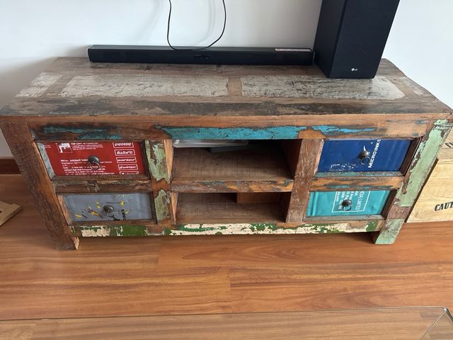 Mueble TV madera reciclada multicolor