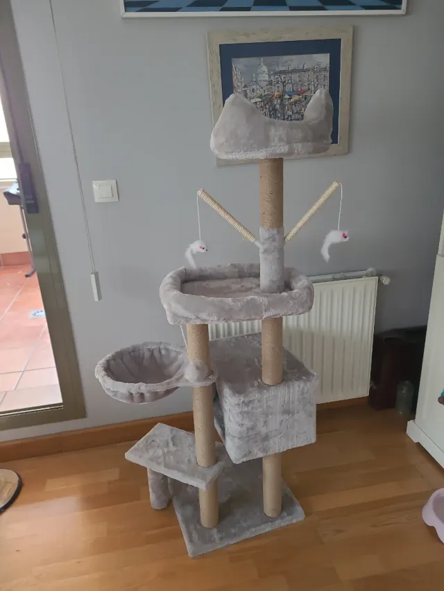 Castillo para gatos.Sin uso