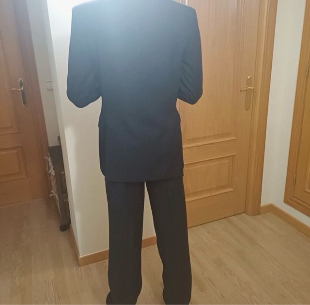 Traje de hombre negro