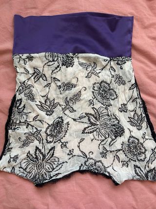 Blusa floral con detalle de satén Ancho