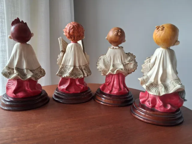 Figuras de monaguillos cantores (Set de 4)