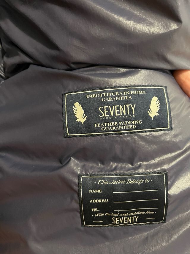 Capo spalla blu e grigio