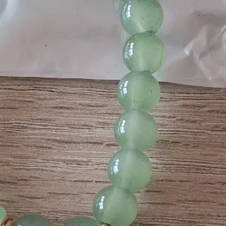 Pulsera de jade verde y oro