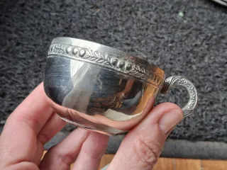 Set di 3 tazze e piatti antichi