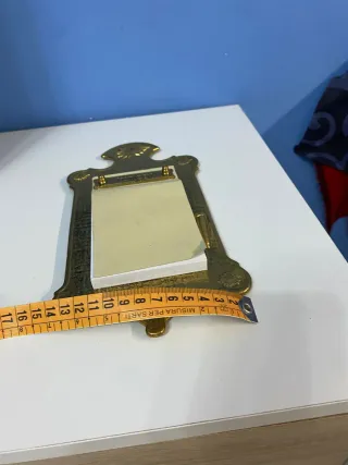 Bloc de notas antiguo en ottone