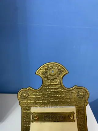 Bloc de notas antiguo en ottone