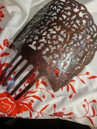 Conjunto mantilla, peineta y complementos