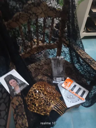 Conjunto mantilla, peineta y complementos