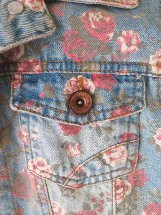 Chaleco vaquero Pimkie floral