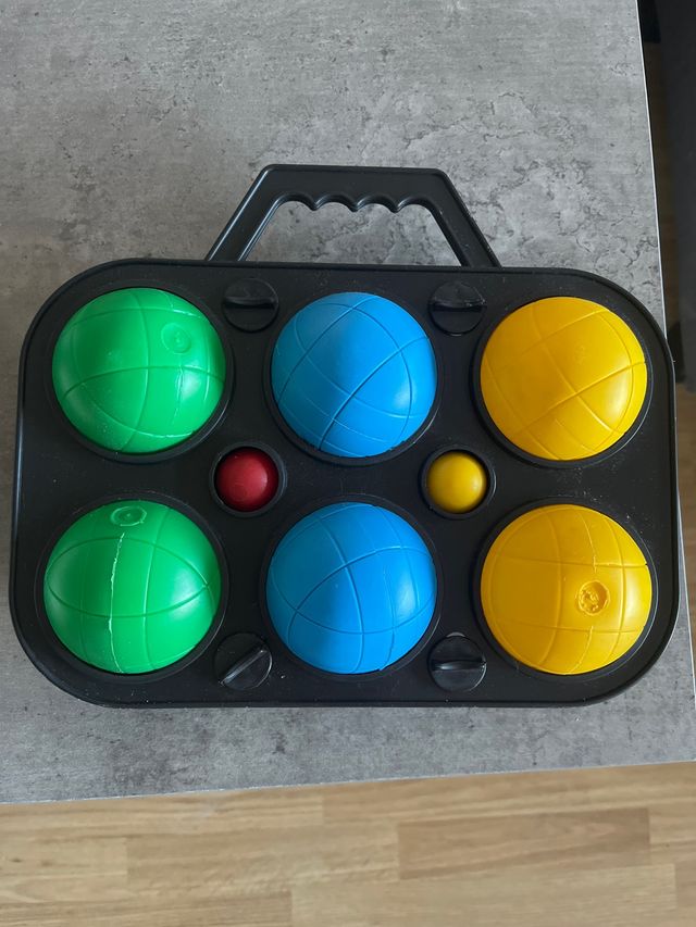 Gioco di Bocce con Palle Colorate