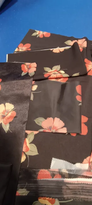 Retales de tela con flores