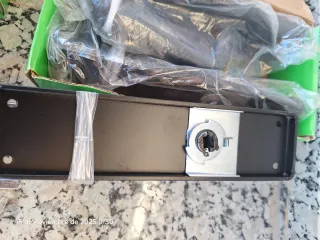 Manillas de aluminio negro AMIG AL3P