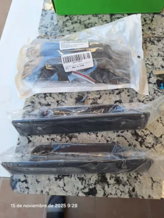 Manillas de aluminio negro AMIG AL3P