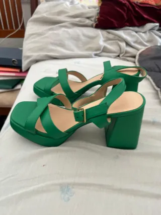 Sandalias plataforma verdes estilo retro