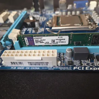 Placa Base Gigabyte GA-H61M-DS2