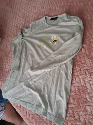 Camiseta manga larga verde con abeja