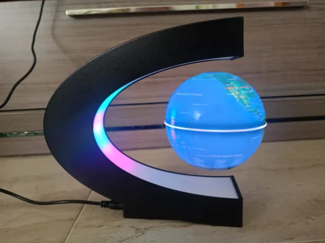 Globo terráqueo levitante con luz LED