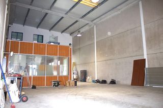 Nave industrial en venta en Camas