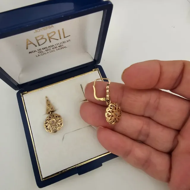 Pendientes antiguos oro en 18 kilates.