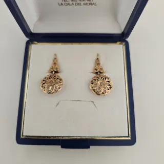 Pendientes antiguos oro en 18 kilates.