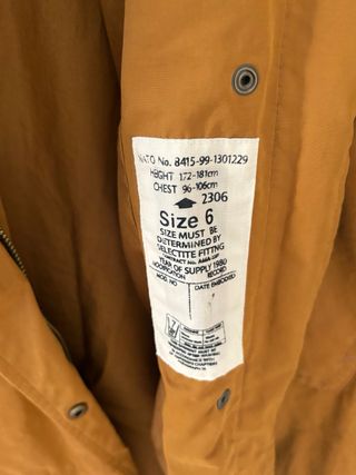 Chaqueta zara Mostaza con Capucha